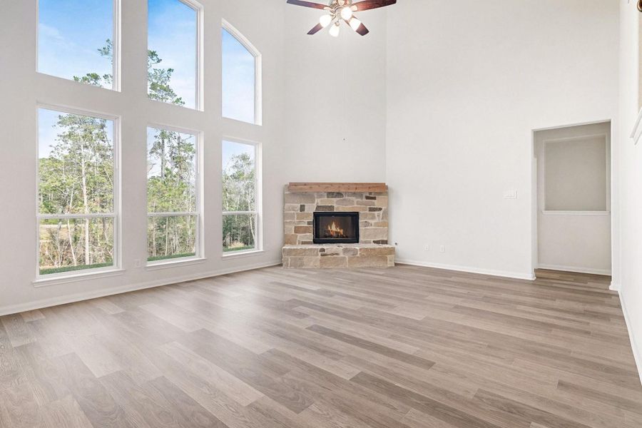 Spacious, unfurnished interior of a new home in Oakwood Ranch, Willis (Image 15).