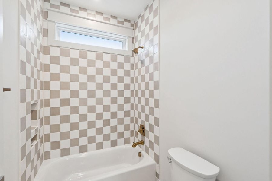 Image 82 of a home in .