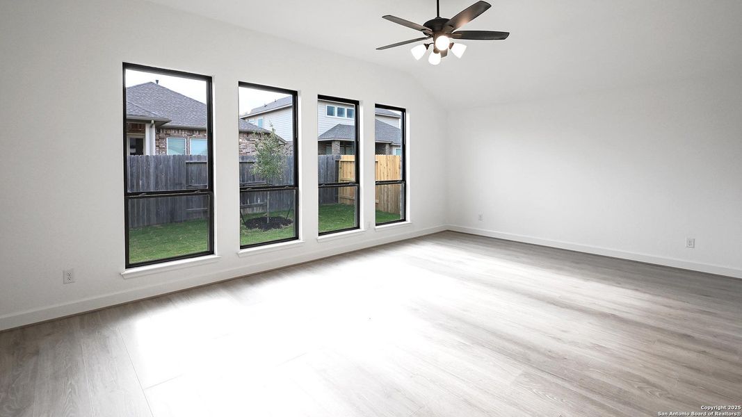 Spacious, unfurnished interior of a new home in Veramendi 60', New Braunfels (Image 17). Spacious, unfurnished interior of a new home in Veramendi 60', New Braunfels (Image 17).