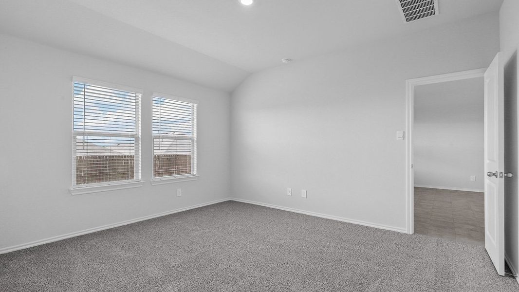 Spacious, unfurnished interior of a new home in Townes Landing, Fort Worth (Image 28).