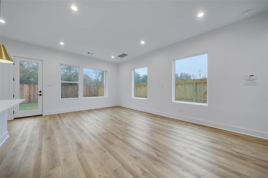 Spacious, unfurnished interior of a new home in , Houston (Image 28).