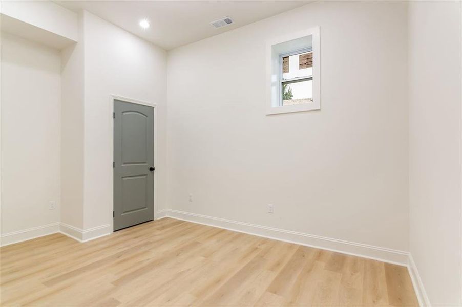 Spacious, unfurnished interior of a new home in , Atlanta (Image 17). Spacious, unfurnished interior of a new home in , Atlanta (Image 17).