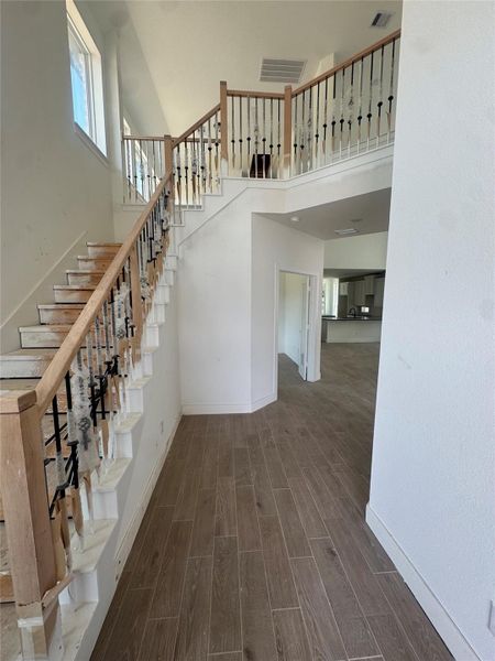 Spacious, unfurnished interior of a new home in Evergreen 40s, Conroe (Image 12).