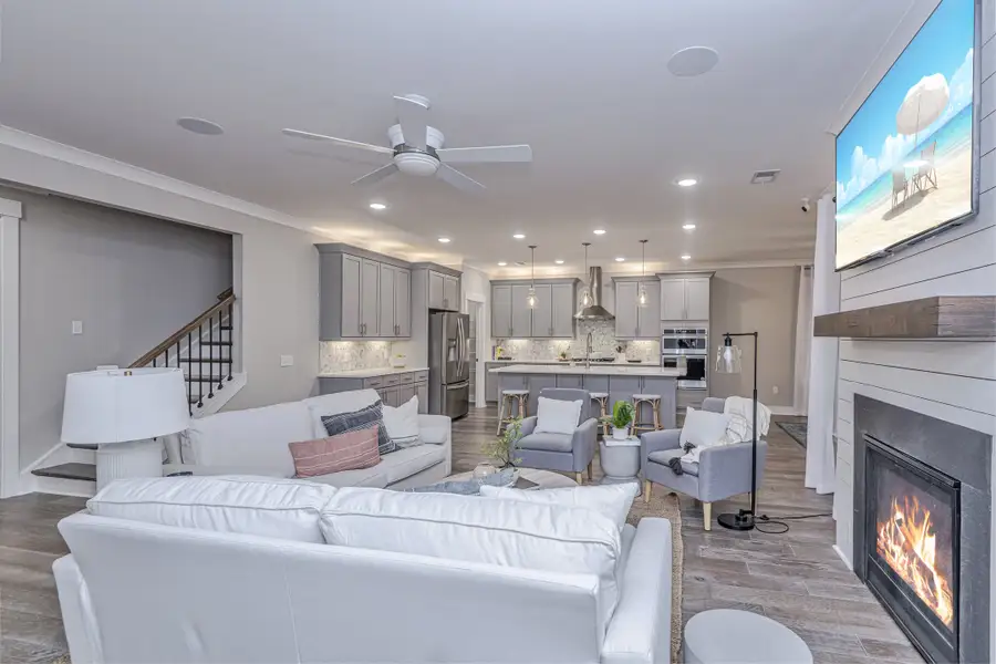 Representative furnished interior of a home built from the Putnam by Center Park Homes in Central Estates, Summerville (Image 12). Representative furnished interior of a home built from the Putnam by Center Park Homes in Central Estates, Summerville (Image 12).