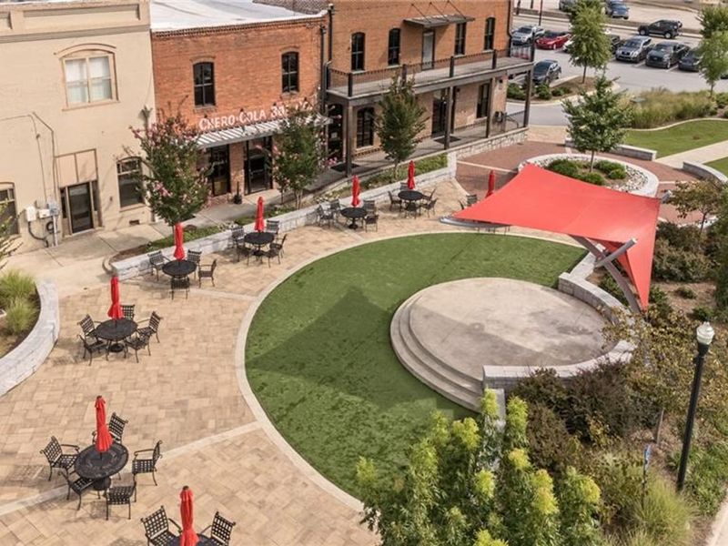 Image 21 of a home in Cedar Farms.