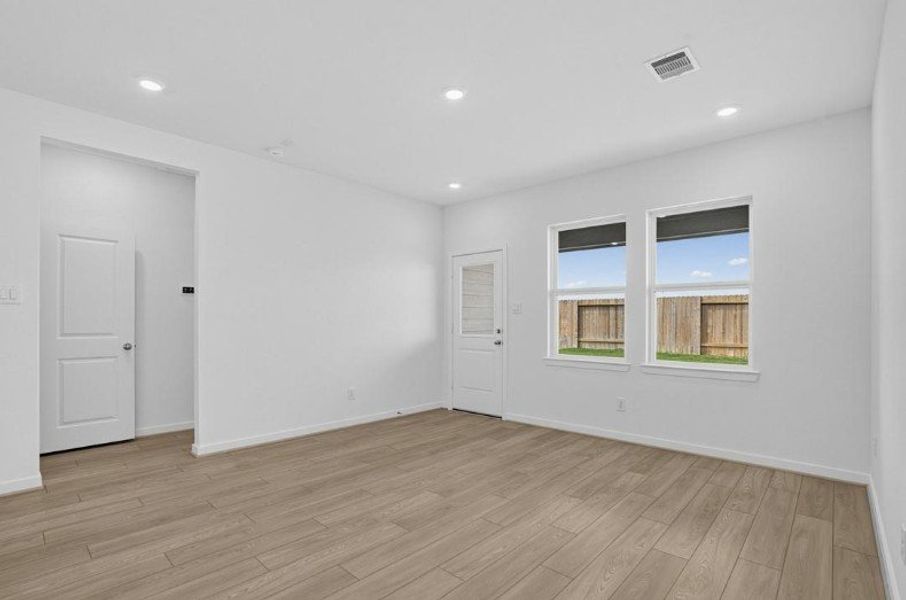Spacious, unfurnished interior of a new home in Hockley Meadows, Hockley (Image 6).