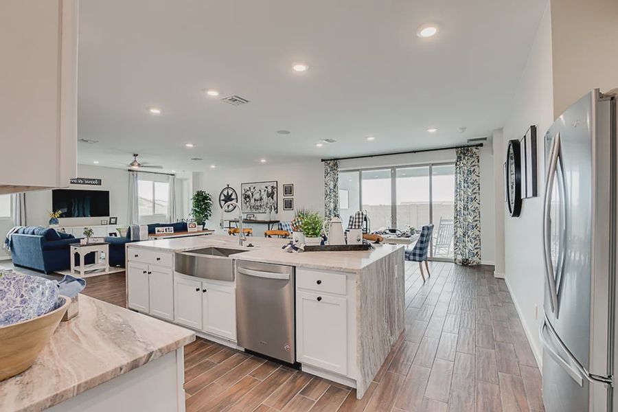Representative furnished interior of a home built from the 3102 by Elliott Homes in Las Barrancas, Yuma (Image 8).