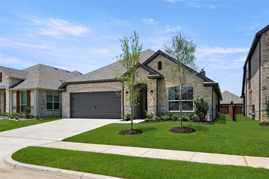 7745 Gatevine- Front-1