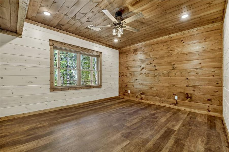 Spacious, unfurnished interior of a new home in , Ellijay (Image 22).
