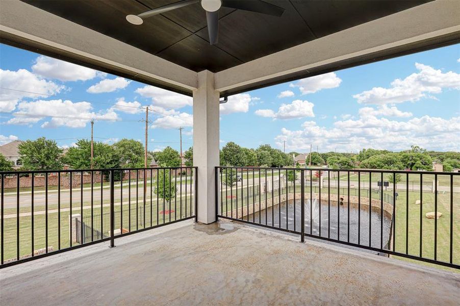Balcony with ceiling fan