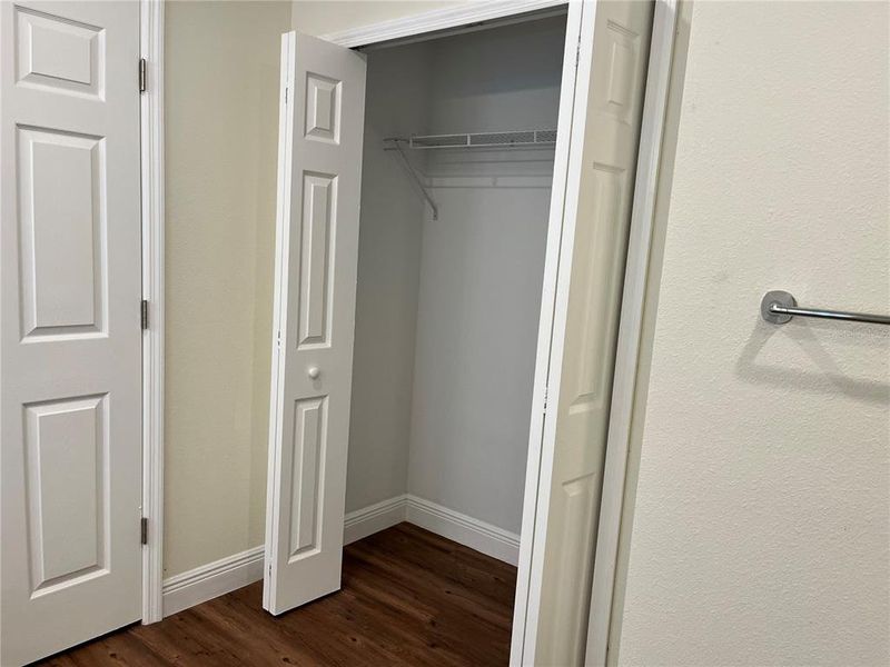 Spacious, unfurnished interior of a new home in , Sebring (Image 13).