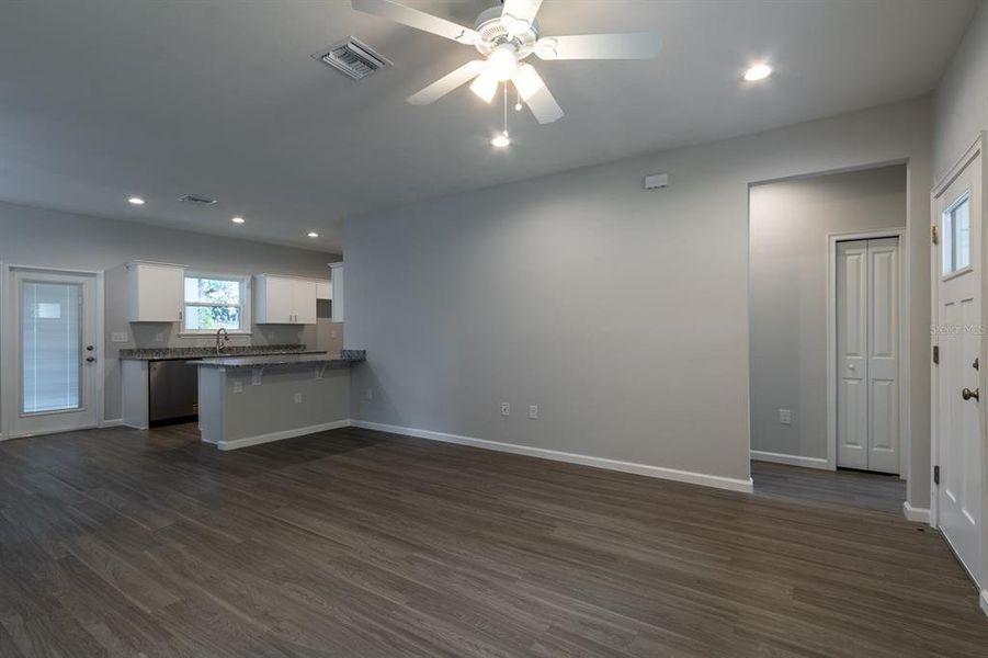 Spacious, unfurnished interior of a new home in , Trenton (Image 26).