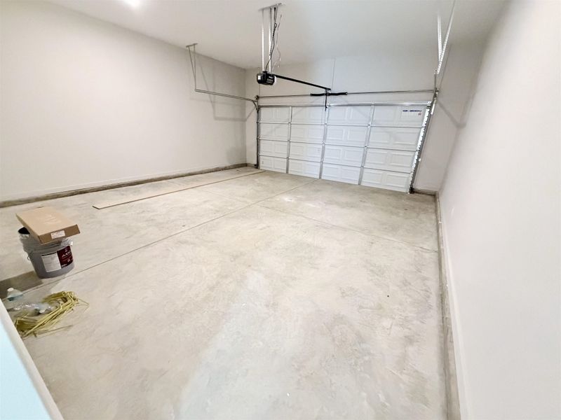 Spacious, unfurnished interior of a new home in Lockwood, Collierville (Image 19).