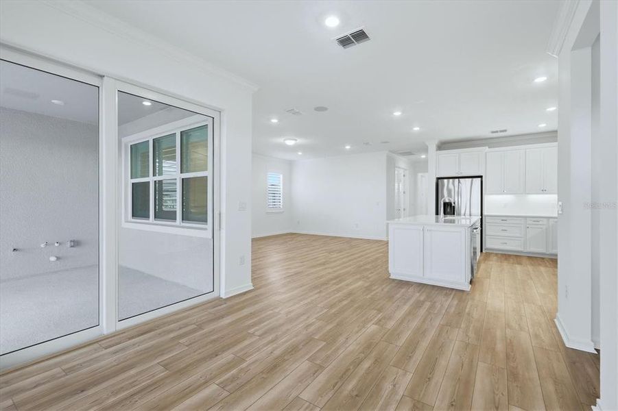 Spacious, unfurnished interior of a new home in , Parrish (Image 27).