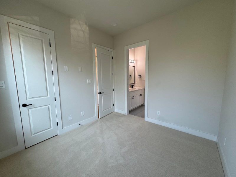 Spacious, unfurnished interior of a new home in , Houston (Image 36).