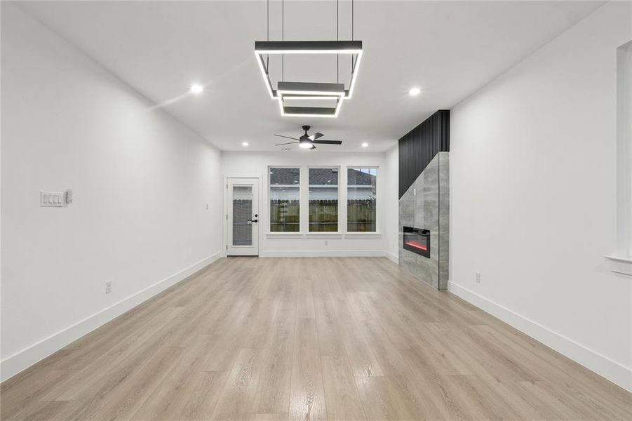 Spacious, unfurnished interior of a new home in , Dallas (Image 14).