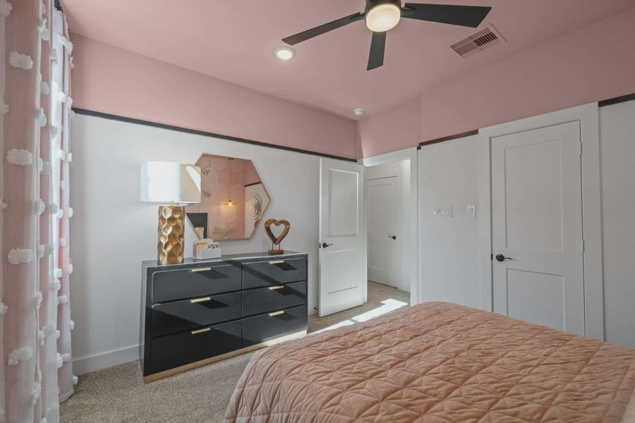 Representative furnished interior of a home built from the Rivercrest by Chesmar Homes in Brookewater 60's, Rosenberg (Image 36).