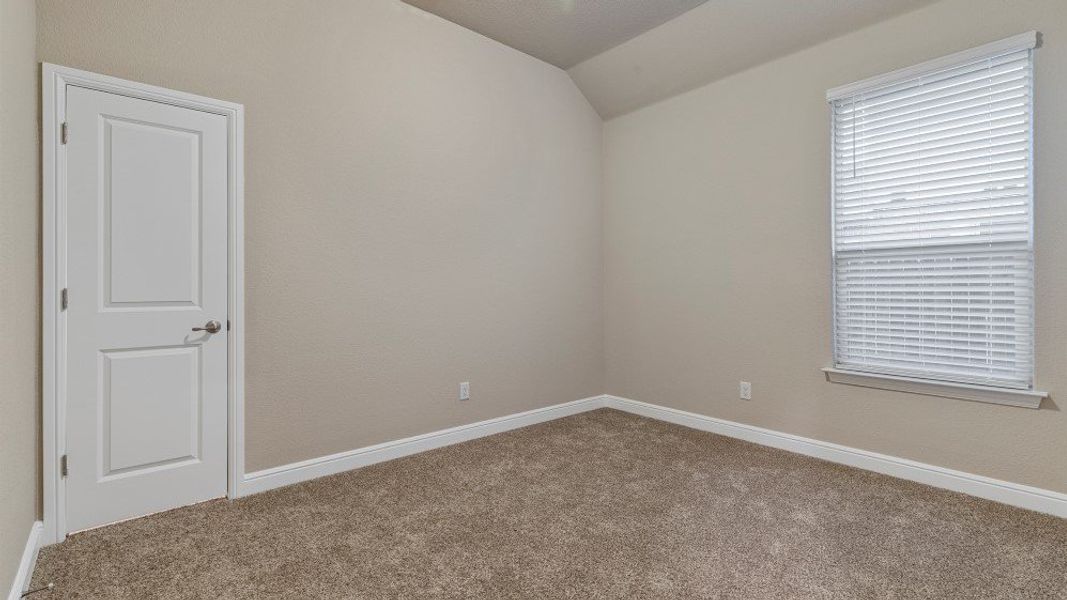 Representative unfurnished interior of a home built from the Guadalupe by D.R. Horton in Eden Ranch, Arlington (Image 34).