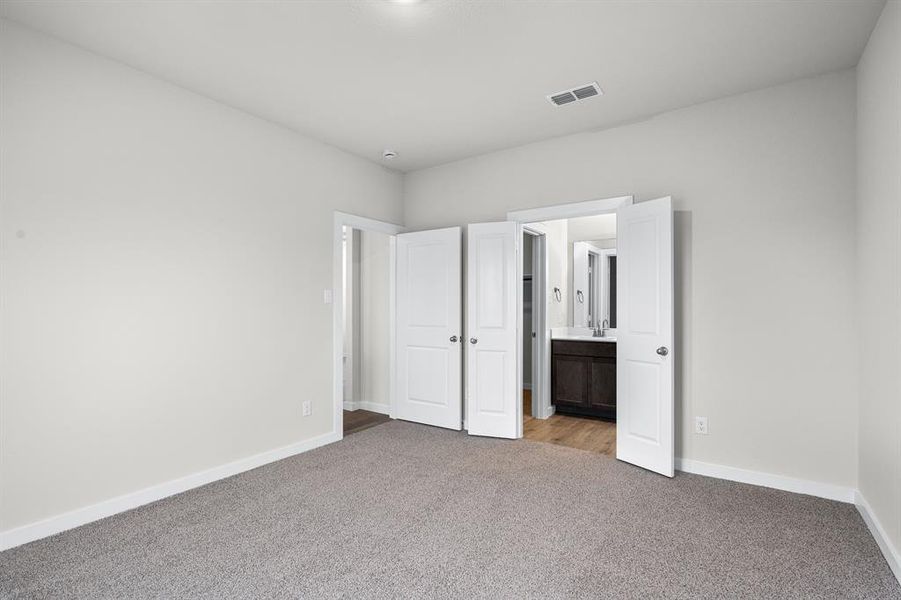 Spacious, unfurnished interior of a new home in Sherman Heights, Sherman (Image 4). Spacious, unfurnished interior of a new home in Sherman Heights, Sherman (Image 4).