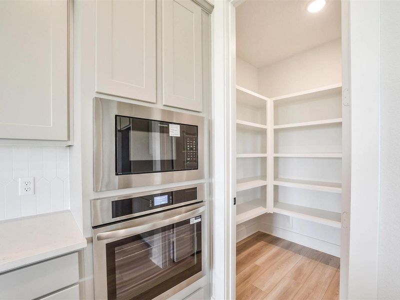 Furnished interior view inside a new home in Sierra Vista, Rosharon (Image 16).