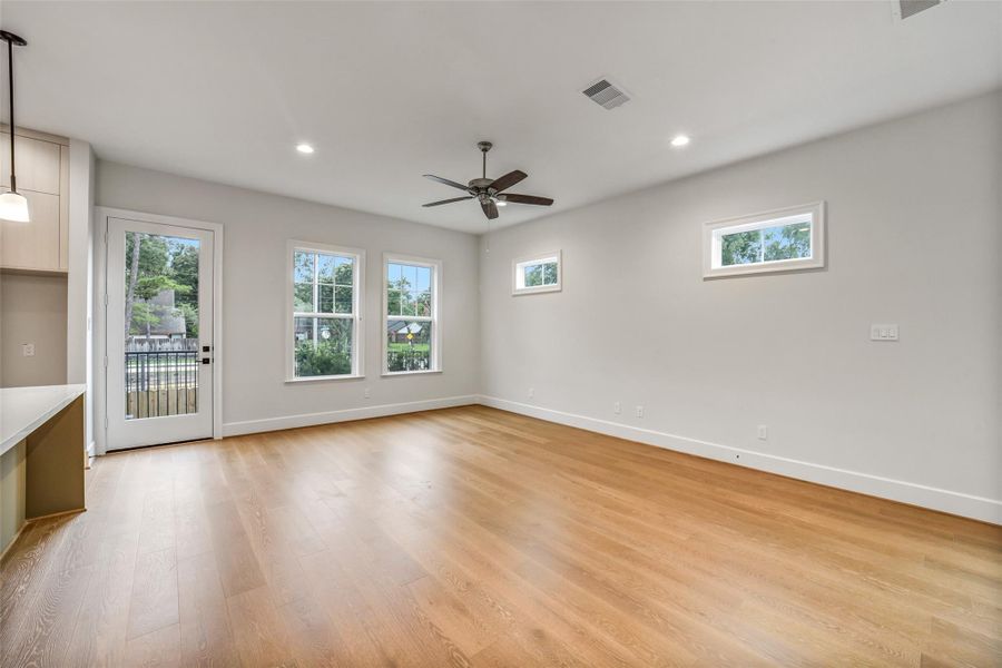 Spacious, unfurnished interior of a new home in , Houston (Image 19).