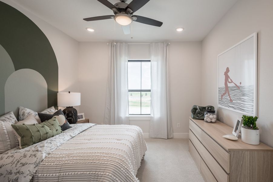 Representative furnished interior of a home built from the Goldeneye by Tri Pointe Homes in Jubilee 50′, Hockley (Image 31).