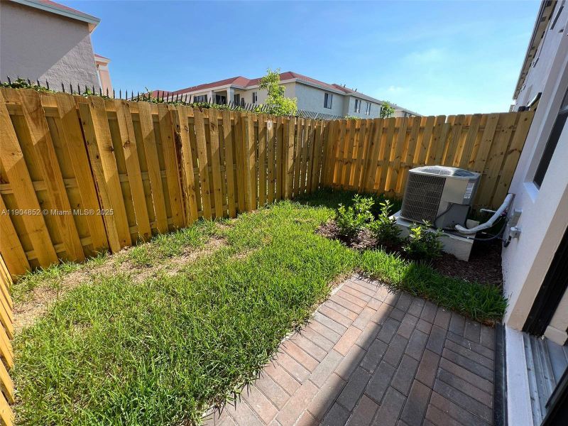 Exterior details and patio area of a home in , Miami (Image 13).