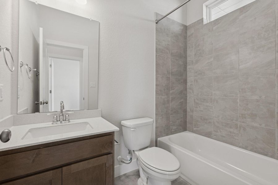 2nd Bathroom 2nd Bathroom