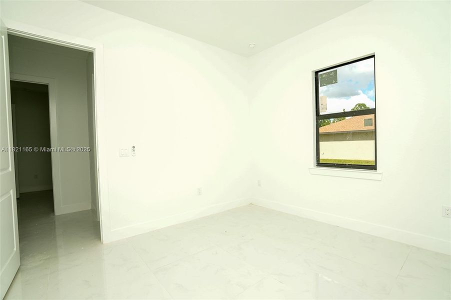 Spacious, unfurnished interior of a new home in , Lehigh Acres (Image 19).