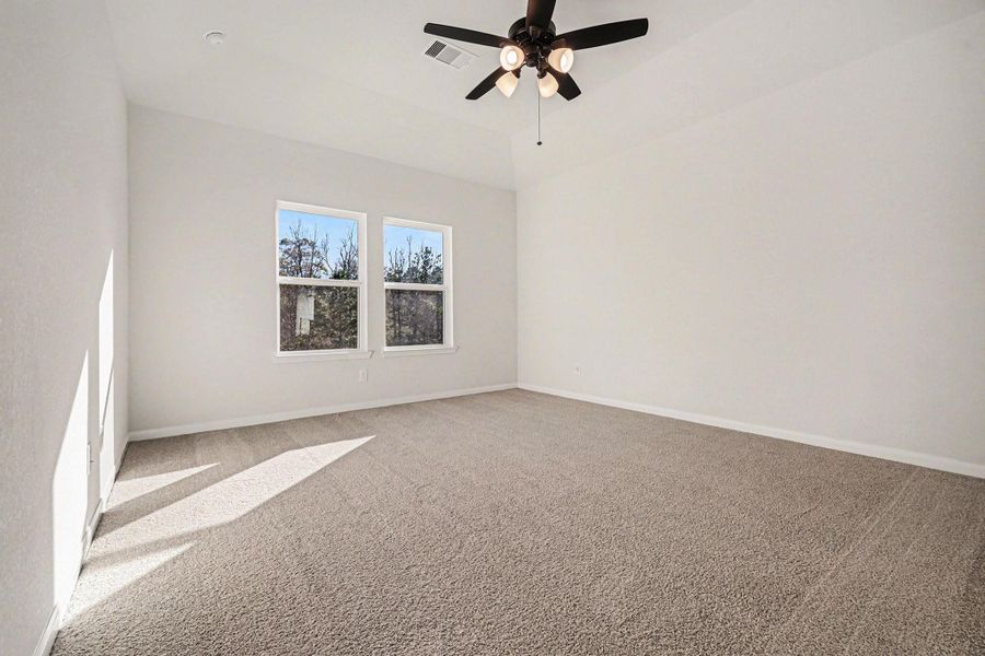 Spacious, unfurnished interior of a new home in Rose Hill Estates, Willis (Image 18).