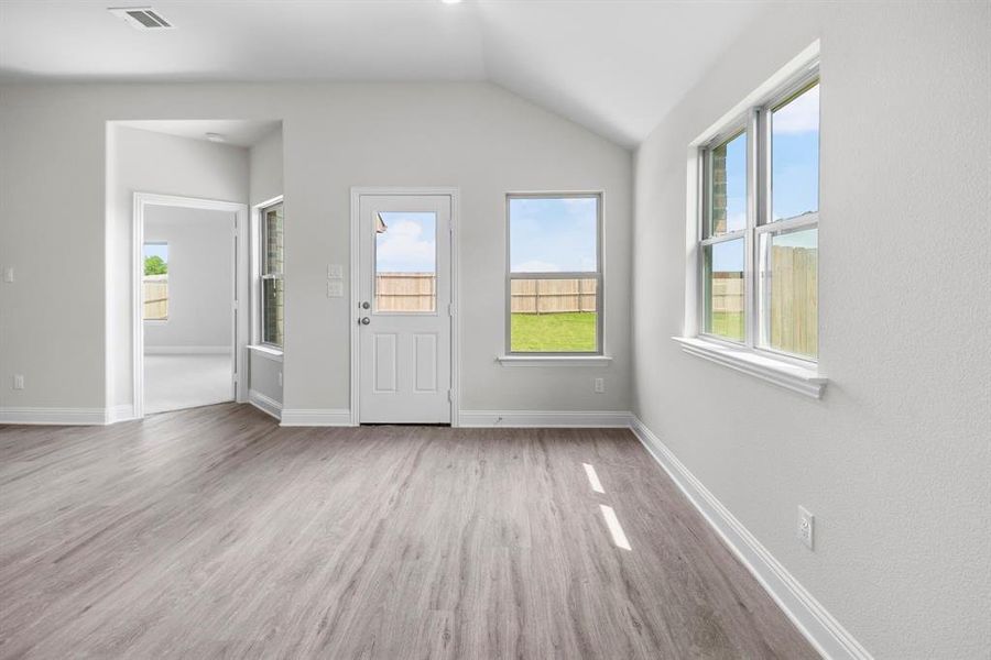 Spacious, unfurnished interior of a new home in Fox Landing, Caddo Mills (Image 30).