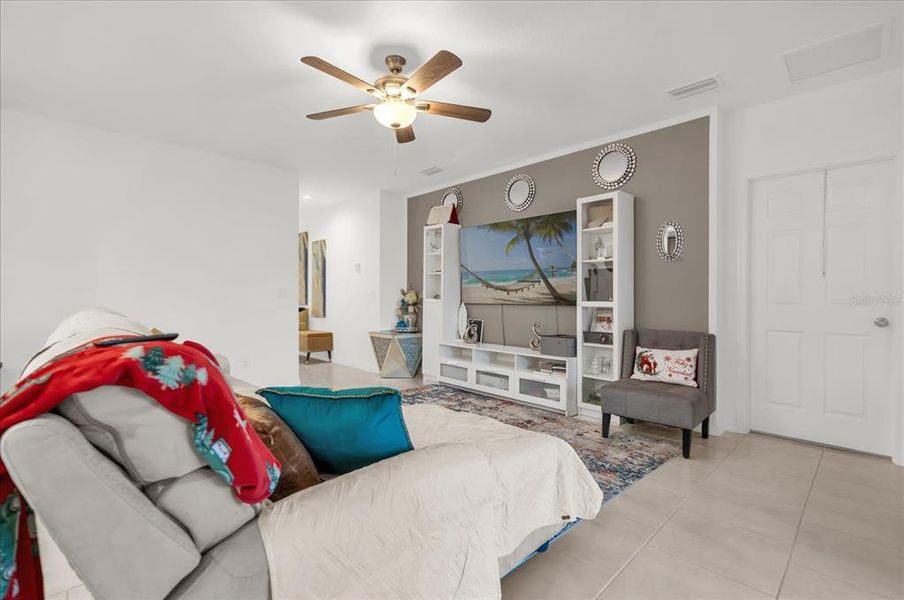 Furnished interior view inside a new home in Hammock Reserve, Haines City (Image 8).