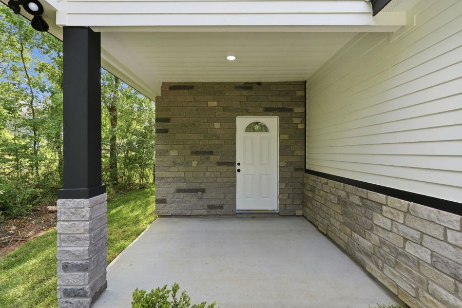 Exterior details and patio area of a home in , Willis (Image 22).