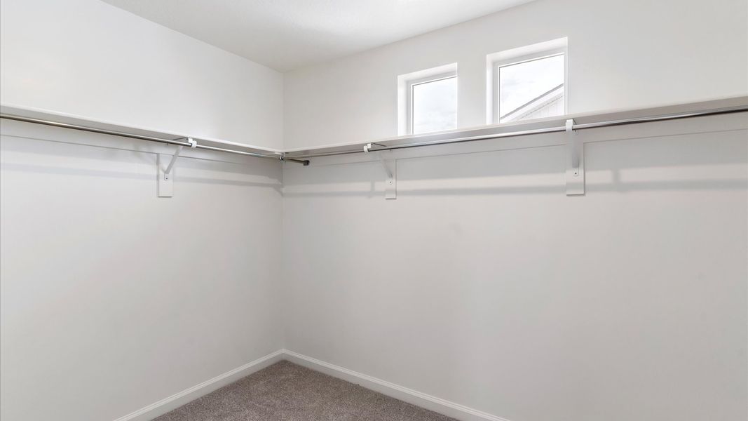 Spacious, unfurnished interior of a new home in Reunion, Commerce City (Image 24).