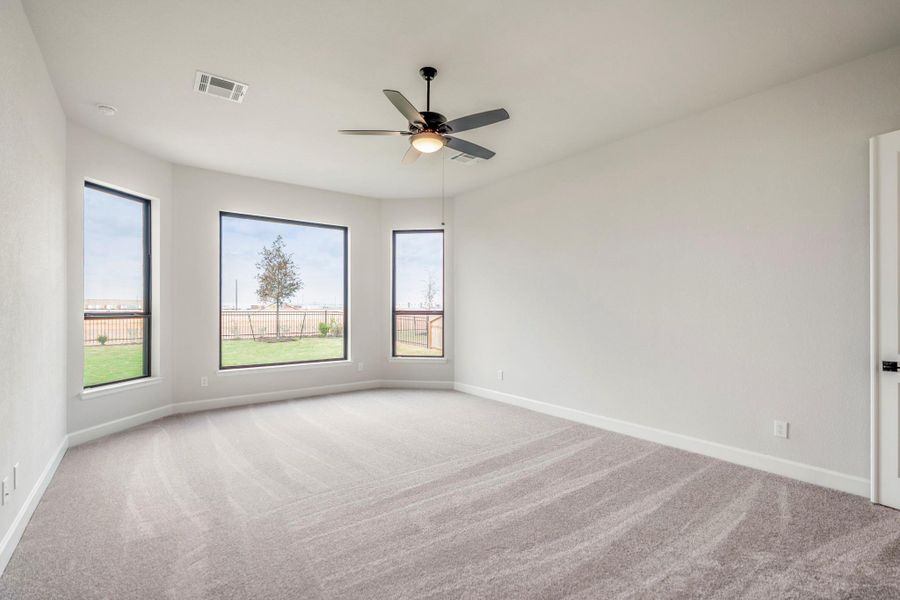 Spacious, unfurnished interior of a new home in Jordan Ranch 70' Lots, Fulshear (Image 28). Spacious, unfurnished interior of a new home in Jordan Ranch 70' Lots, Fulshear (Image 28).