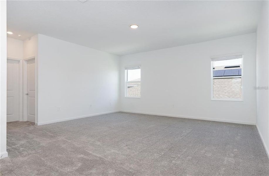 Spacious, unfurnished interior of a new home in , Groveland (Image 14).