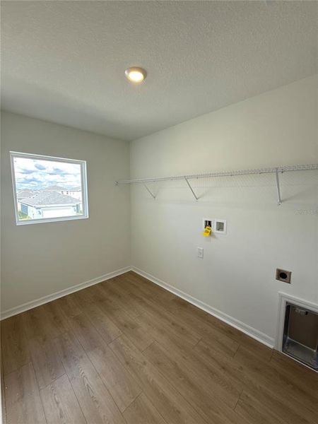 Spacious, unfurnished interior of a new home in Broadleaf, Parrish (Image 8).