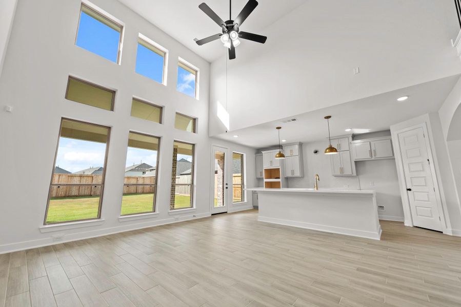 Representative image. Features, specifications, selections and colors may vary. Representative image. Features, specifications, selections and colors may vary.