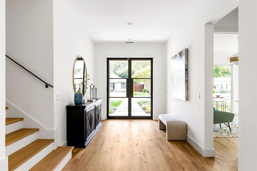 Furnished interior view inside a new home in , Dallas (Image 27). Furnished interior view inside a new home in , Dallas (Image 27).