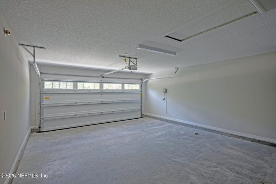 Spacious, unfurnished interior of a new home in , Jacksonville (Image 22).