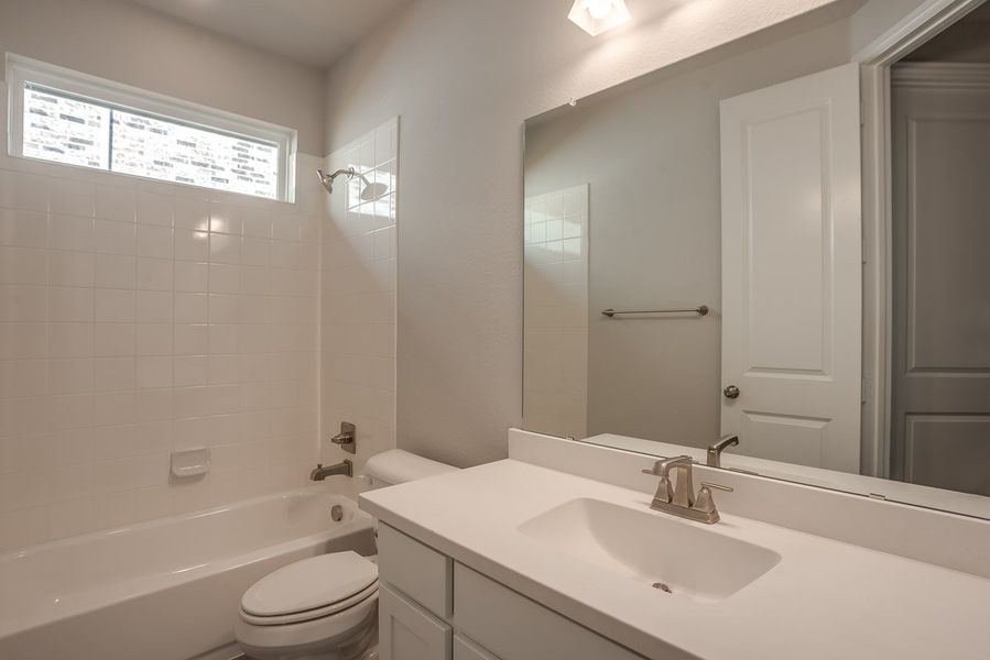 Plan 1120 Secondary Bathroom Representative Image