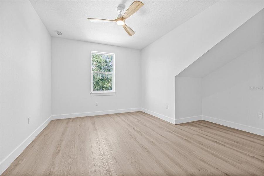 Spacious, unfurnished interior of a new home in , Tampa (Image 36).