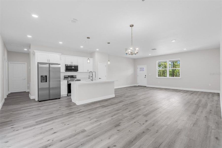 Spacious, unfurnished interior of a new home in , Citrus Springs (Image 23).