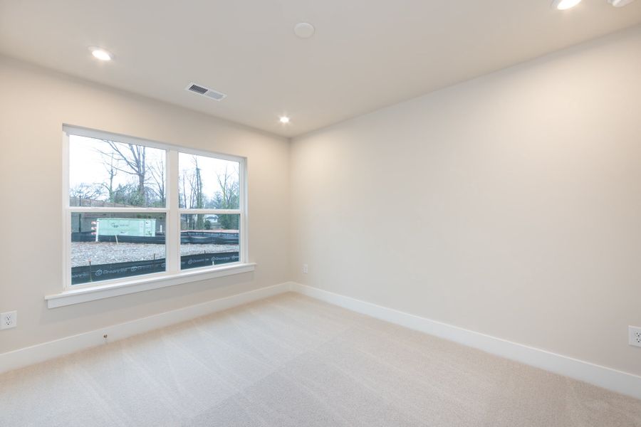 Spacious, unfurnished interior of a new home in Context at Oakhurst, Charlotte (Image 19).