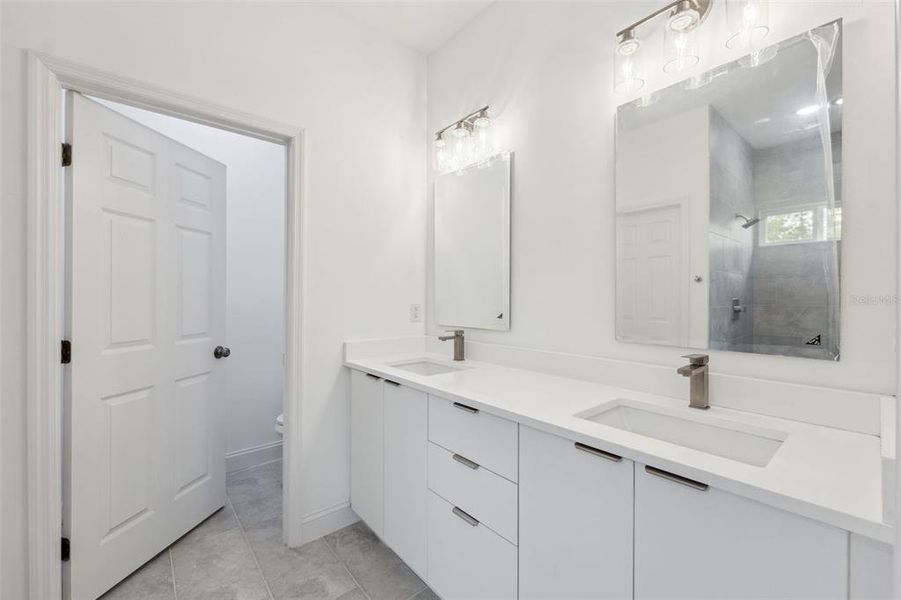 Furnished interior view inside a new home in , Ocala (Image 8).