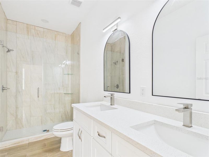 Furnished interior view inside a new home in , Fort Meade (Image 8).