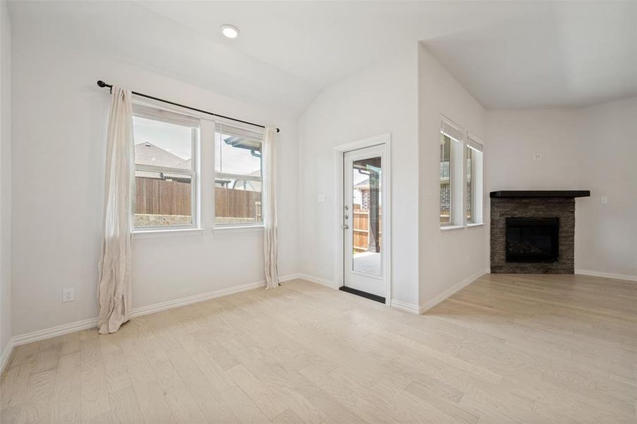 Spacious, unfurnished interior of a new home in The Villages of Hurricane Creek, Anna (Image 20).