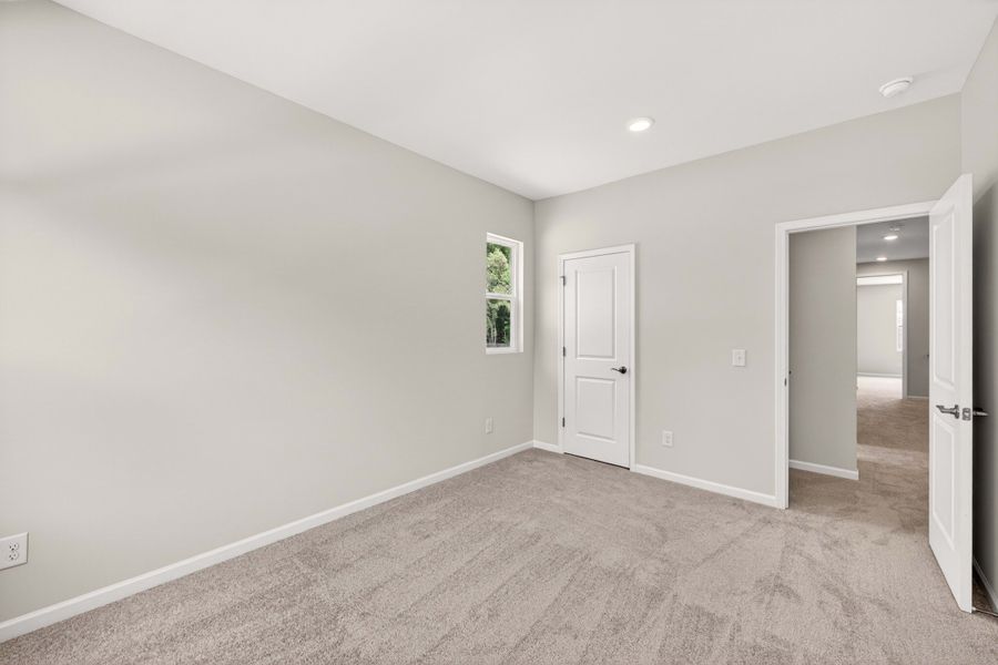 Spacious, unfurnished interior of a new home in Amplitude, Charlotte (Image 37).