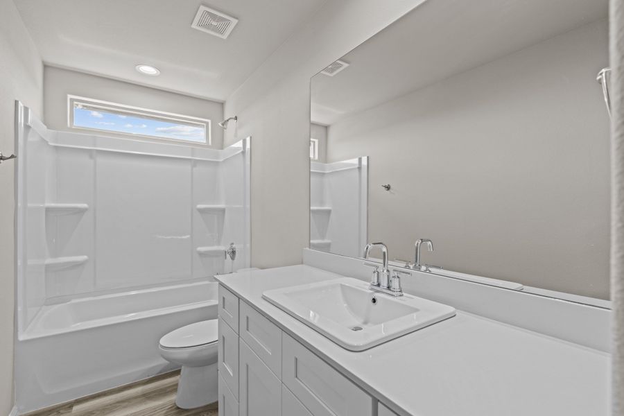 Representative furnished interior of a home built from the Gulfport by D.R. Horton in Yukon Ridge, Odessa (Image 13). Representative furnished interior of a home built from the Gulfport by D.R. Horton in Yukon Ridge, Odessa (Image 13).