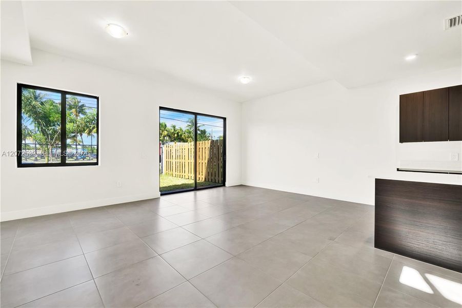 Spacious, unfurnished interior of a new home in , Homestead (Image 18).